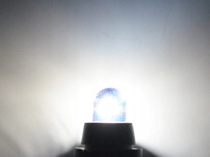 ŻARÓWKA SENSO SUPER WHITE W5W 12V BLUE XENON